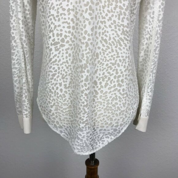 Ohne Titel Textured Semi Sheer Button Down Top - Picture 11 of 12